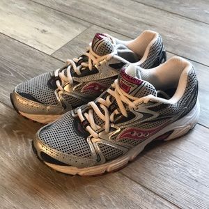 Saucony Oasis 2 -women’s 7.5. EUC